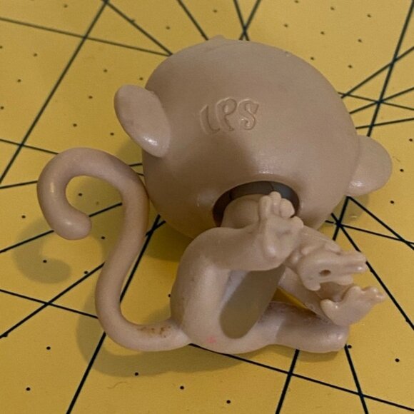 Littlest Pet Shop Authentic LPS #1-140 Mimsy Monkeyford Tan Monkey Green Eyes - Picture 9 of 11
